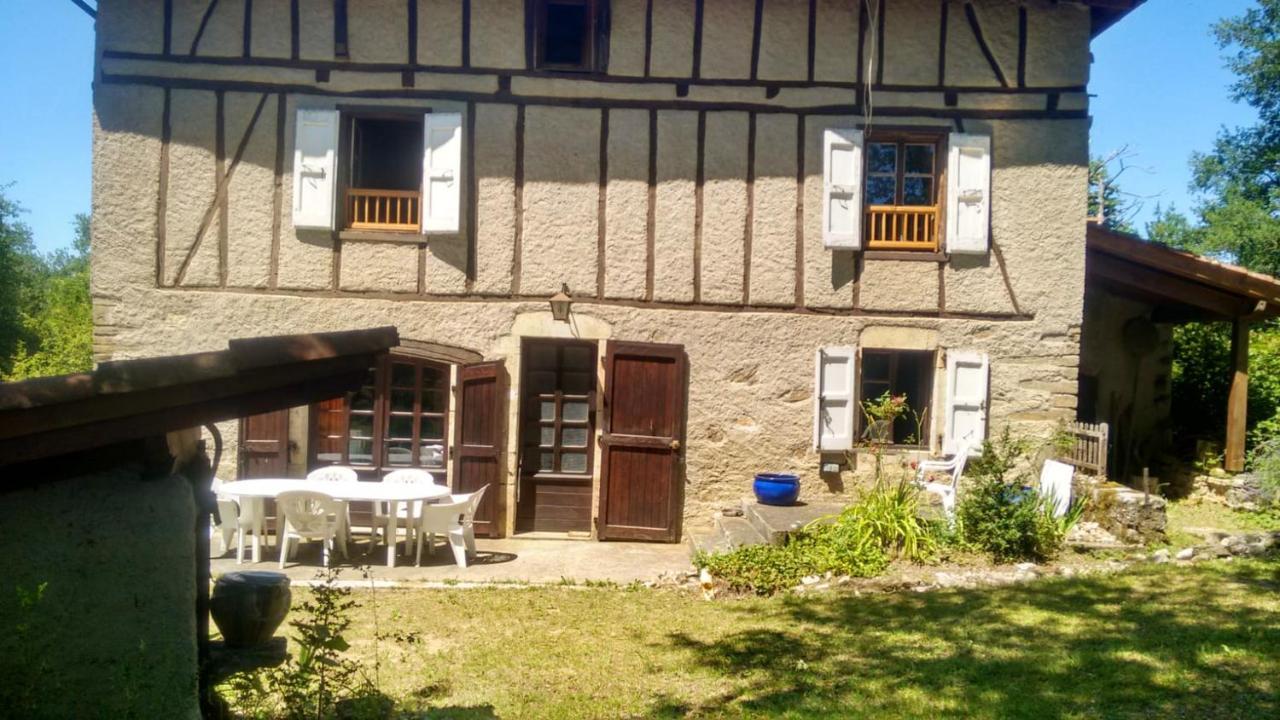 Maison Spacieuse A St Constant Fournoules Avec Jardin Saint-Constant Екстериор снимка